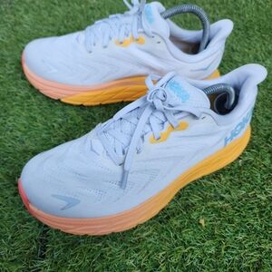 HOKA ARAHI 6 - Womens Athletic Shoes - SIZE 8.5D WIDE